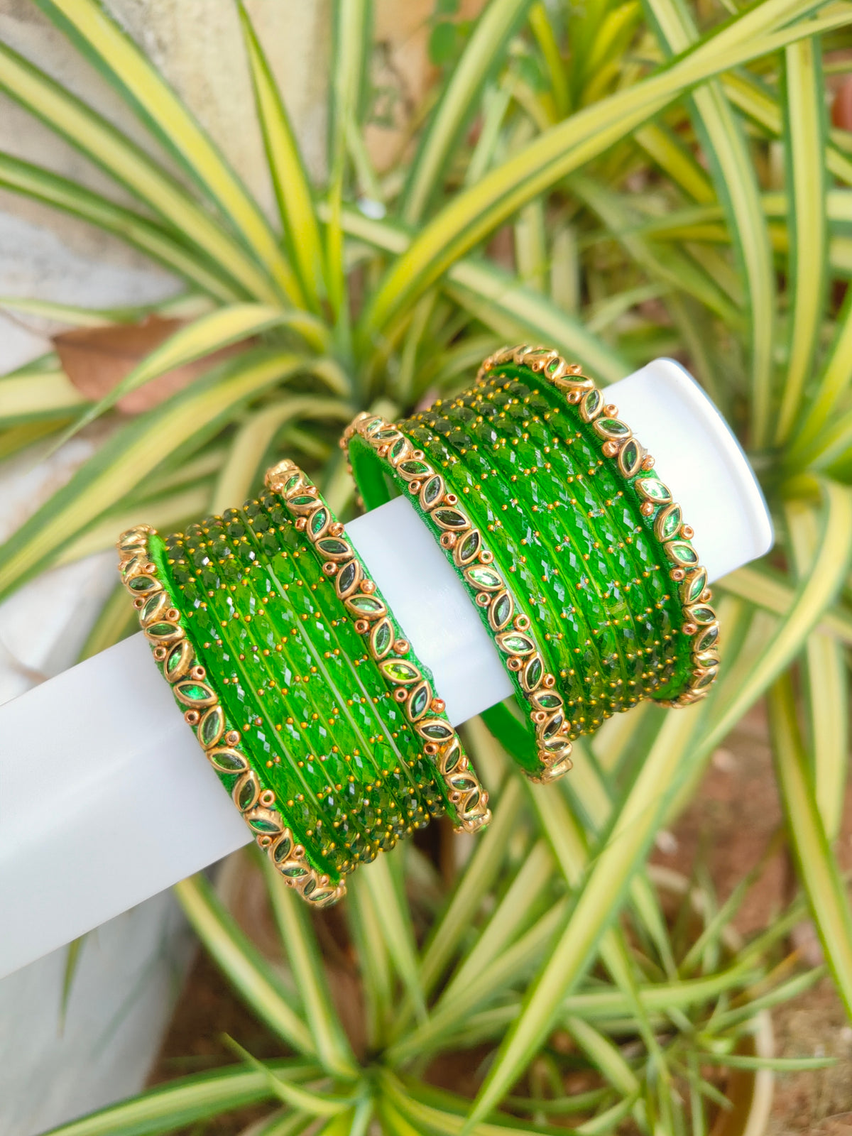 Light Green Leaf Silkthread Set With Glass Bangles