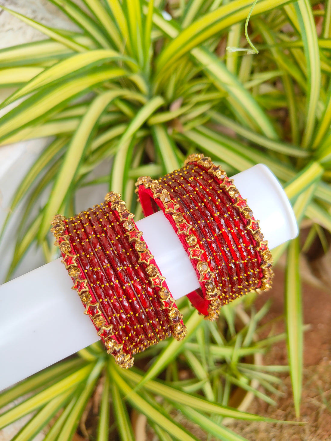 Red Star Silkthread Set With Glass Bangles