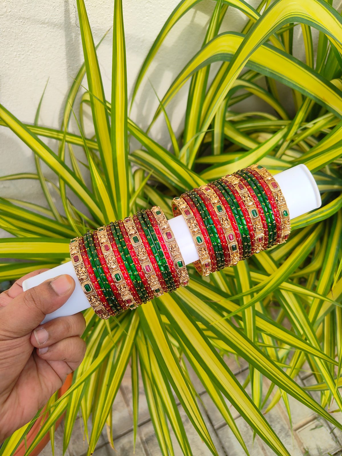 Aishwarya Lakshmi Metal Mix-Green & Red Raindrop Glass Bangles