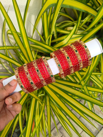 Aishwarya Lakshmi Metal Mix-Red Raindrop Glass Bangles