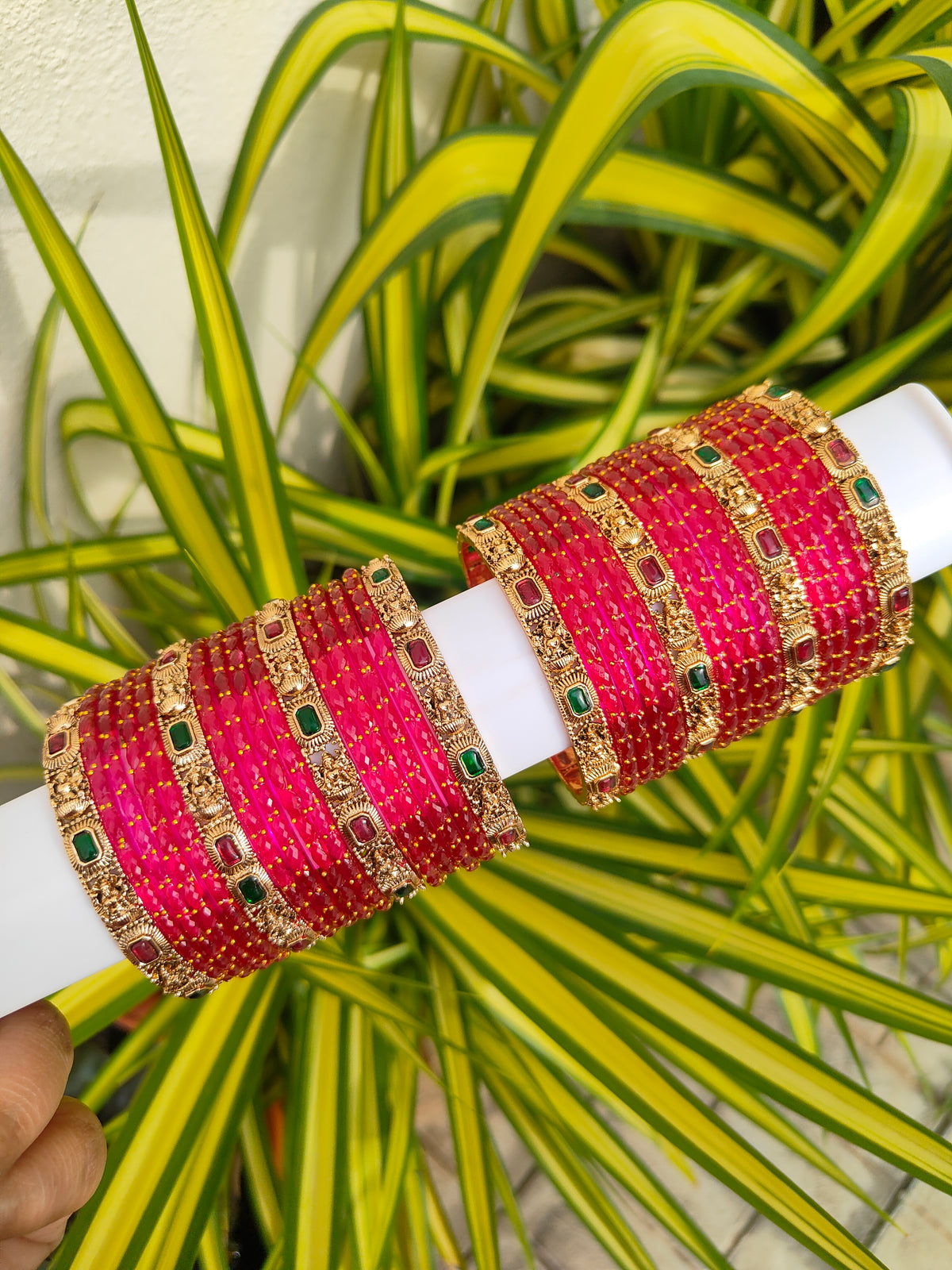 Aishwarya Lakshmi Metal Mix-Rani Pink Raindrop Glass Bangles