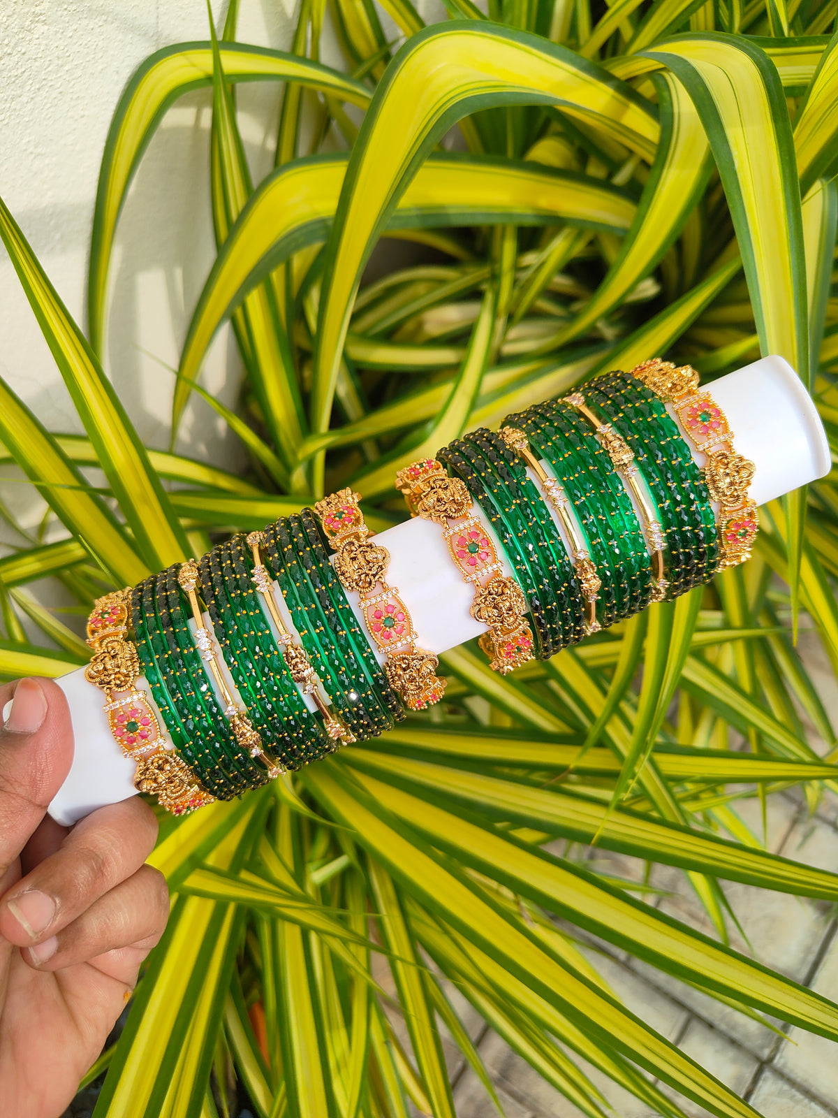 Vaibhavalakshmi Metal Mix – Green Raindrop Glass Bangles
