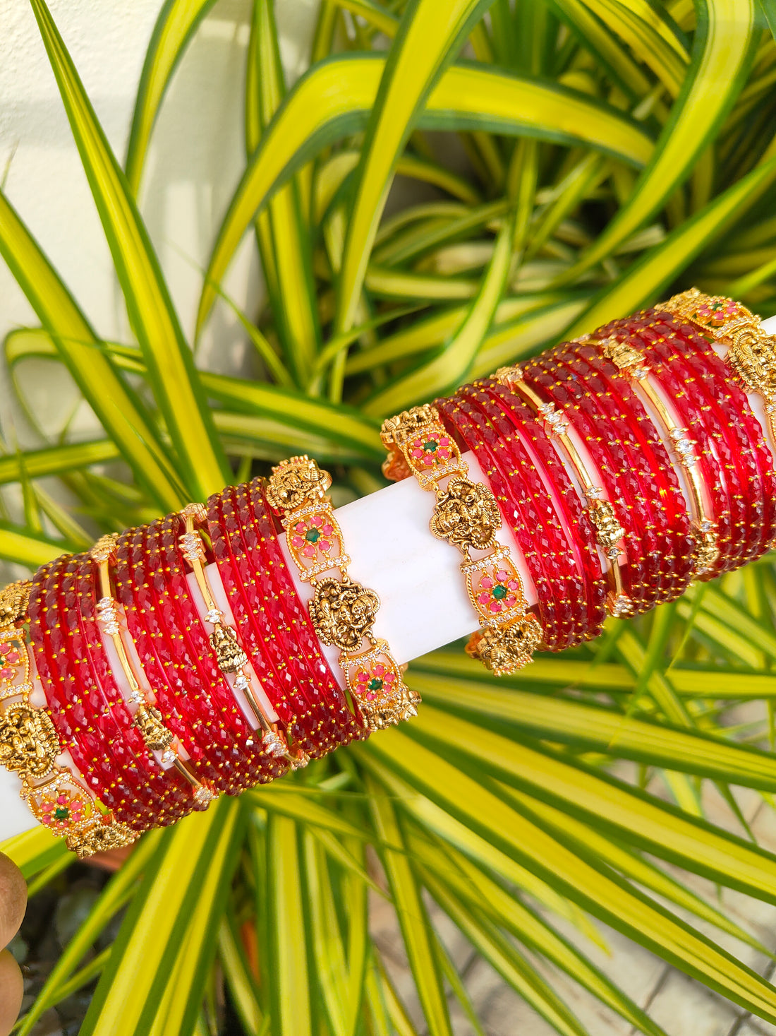Vaibhavalakshmi Metal Mix – Bridal Red Raindrop Glass Bangles