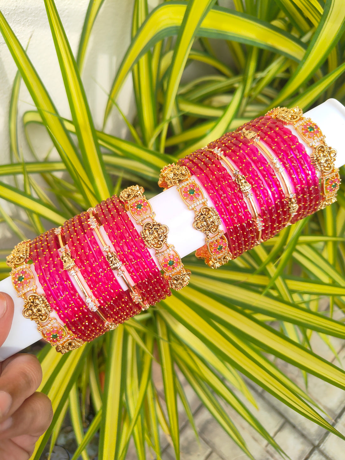 Vaibhavalakshmi Metal Mix – Rani Pink Raindrop Glass Bangles