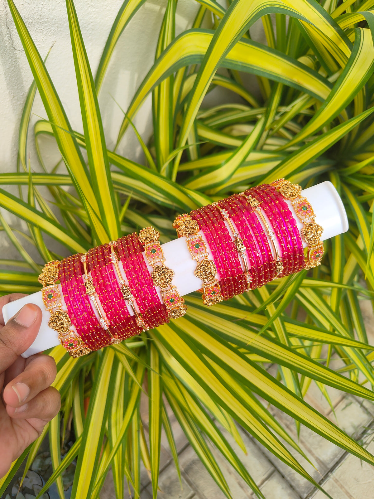 Vaibhavalakshmi Metal Mix – Rani Pink Raindrop Glass Bangles