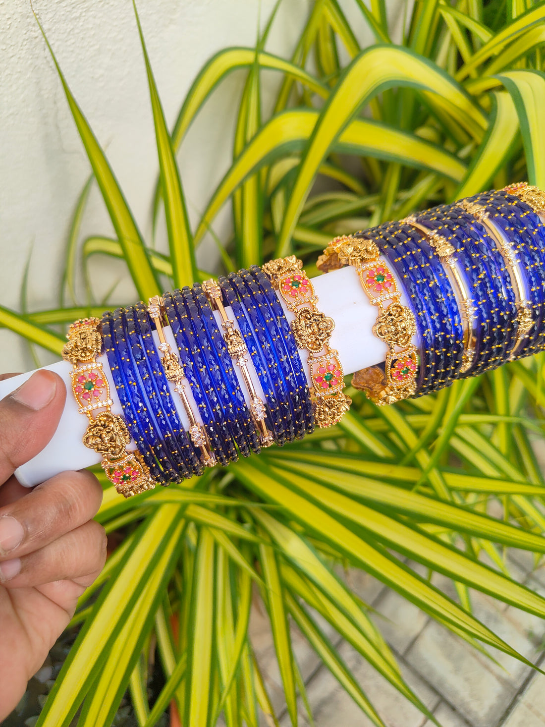 Vaibhavalakshmi Metal Mix – Royal Blue Raindrop Glass Bangles