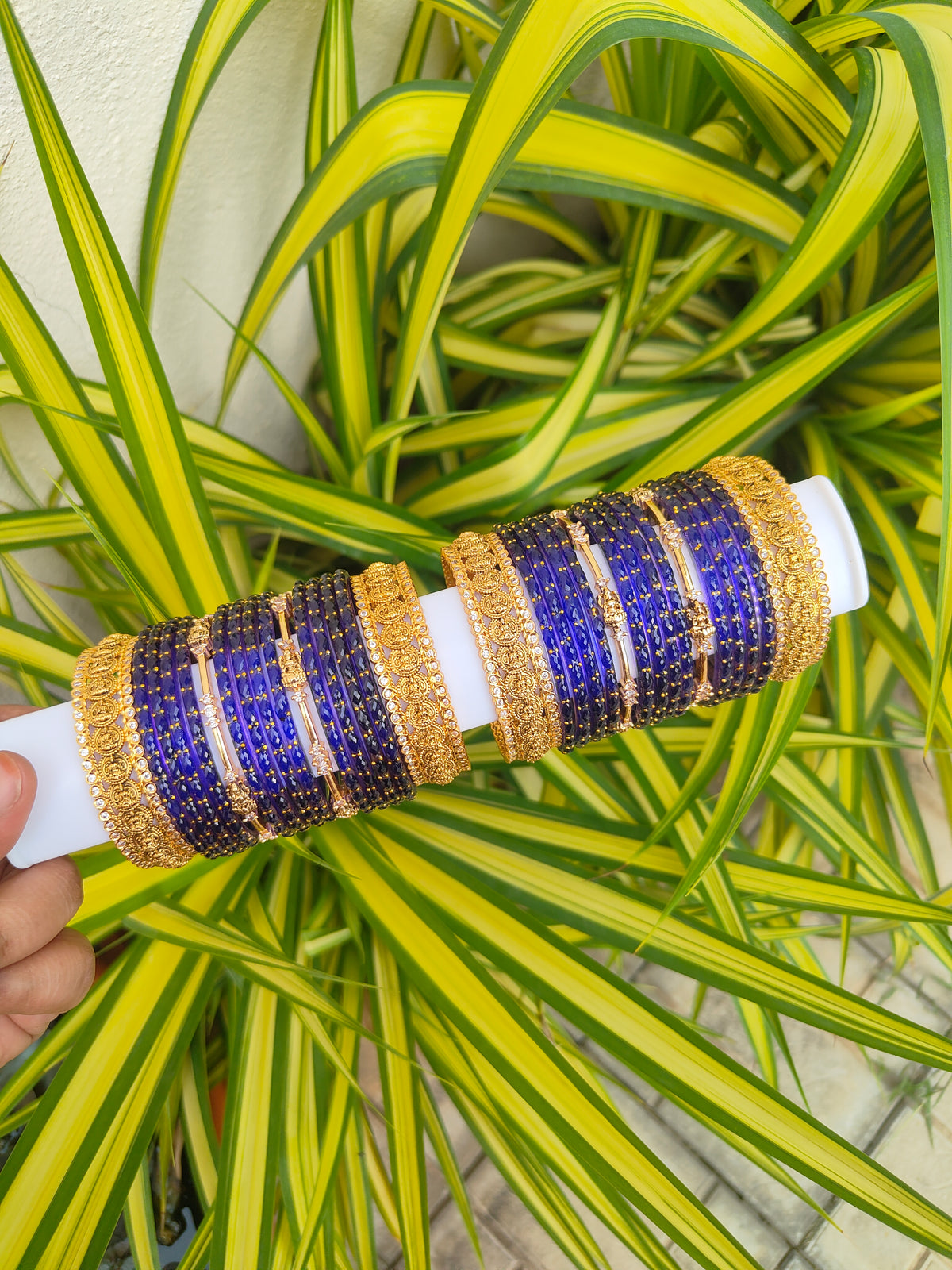 Swarnalakshmi Metal Mix -Royal Blue Raindrop Glass Bangles