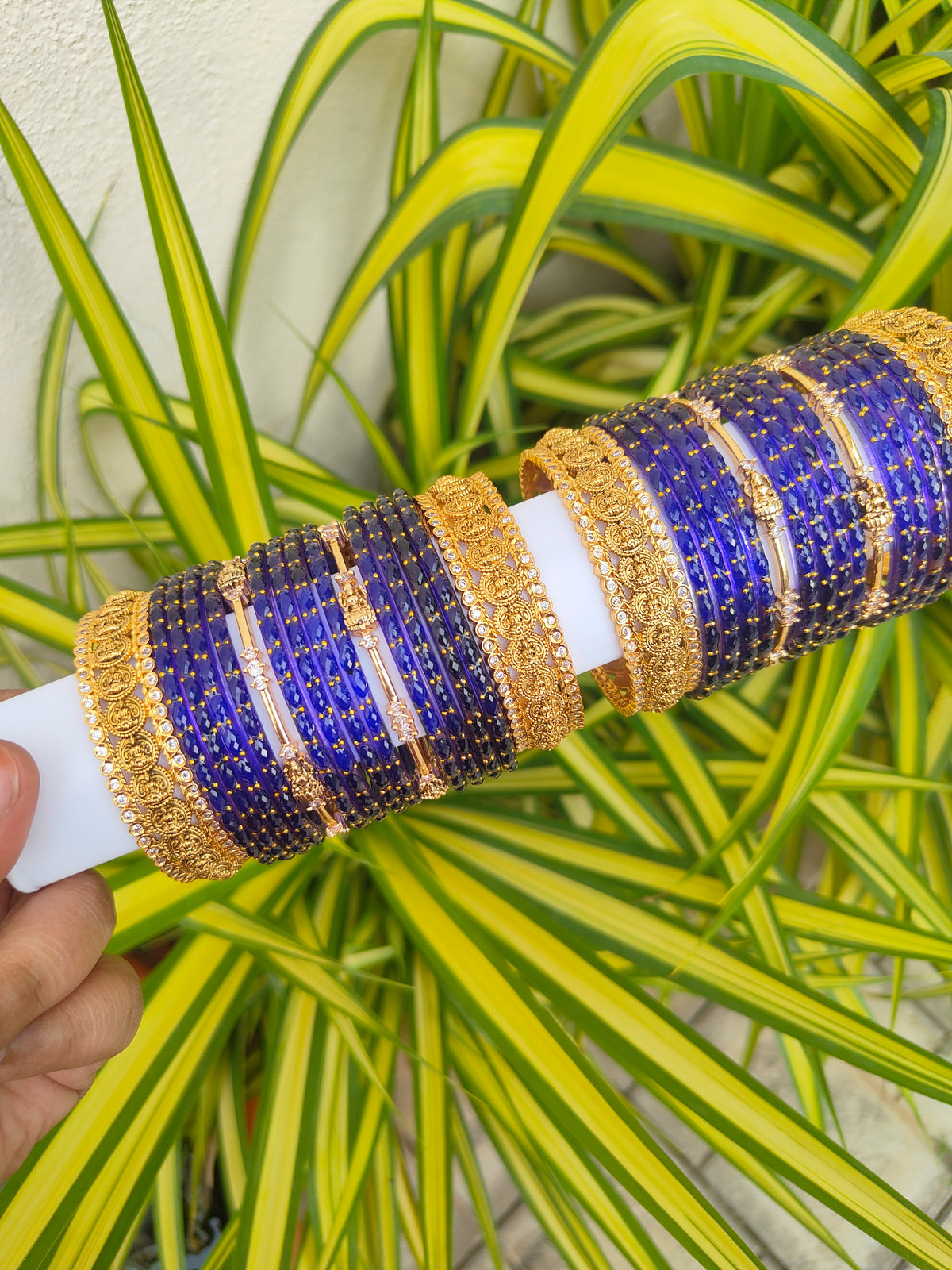 Swarnalakshmi Metal Mix -Royal Blue Raindrop Glass Bangles