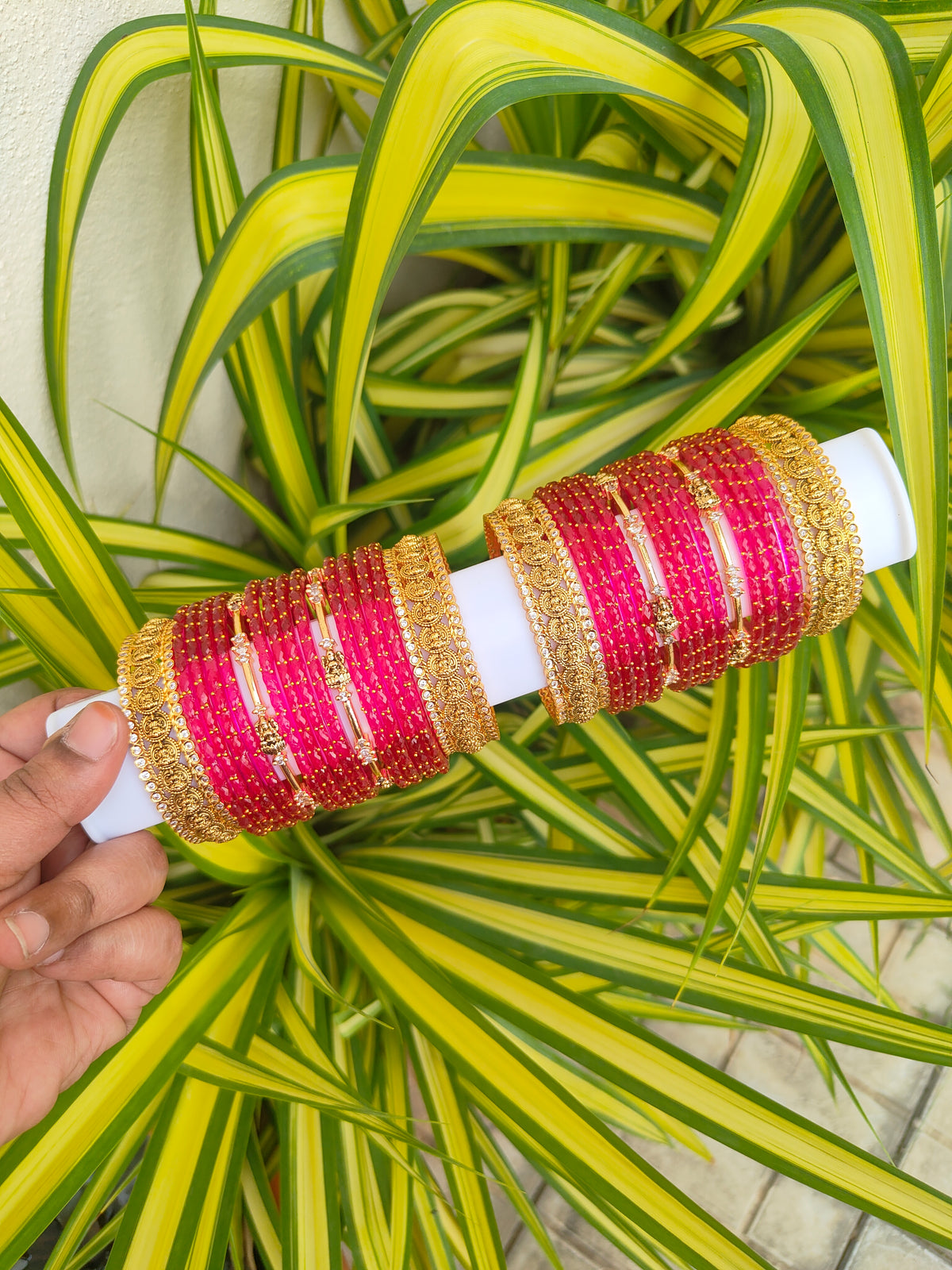 Swarnalakshmi Metal Mix – Rani Pink Raindrop Glass Bangles