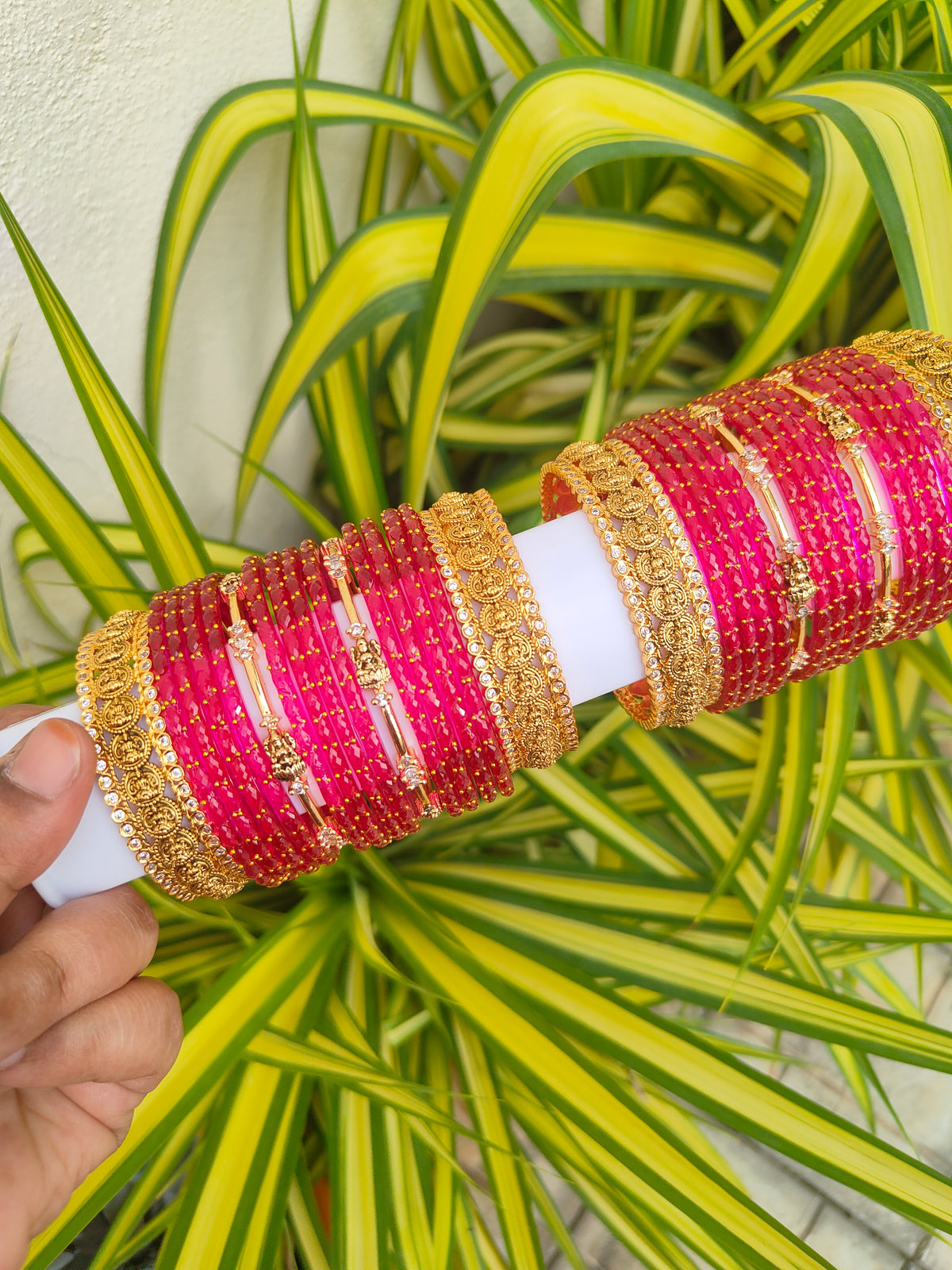 Swarnalakshmi Metal Mix – Rani Pink Raindrop Glass Bangles