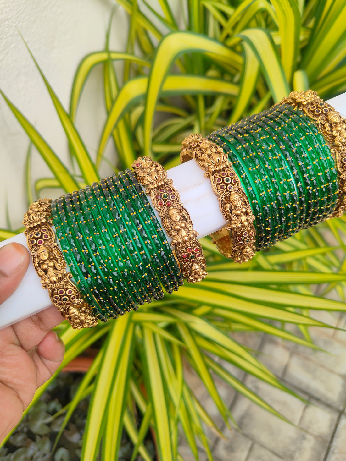 Lakshmi Aadhya Metal Mix-Green Raindrop Glass Bangles
