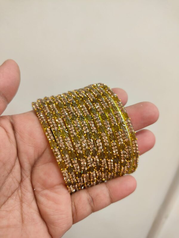 Thulir model glass bangles (Olive green)