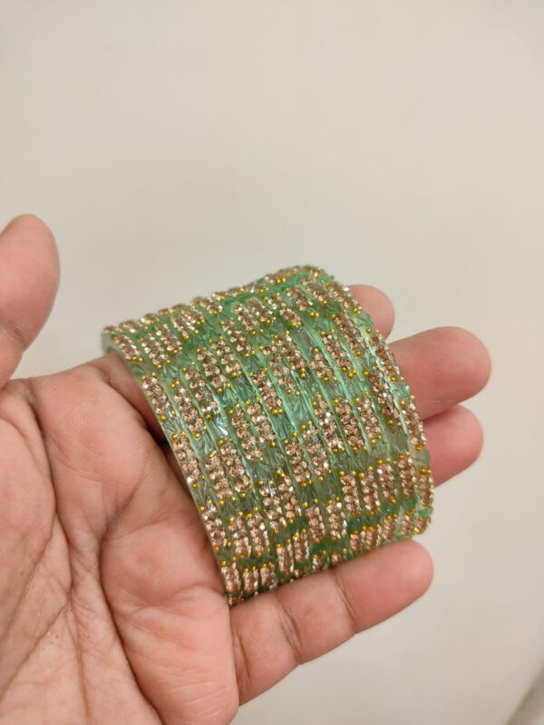 Thulir model glass bangles(Pastel green)