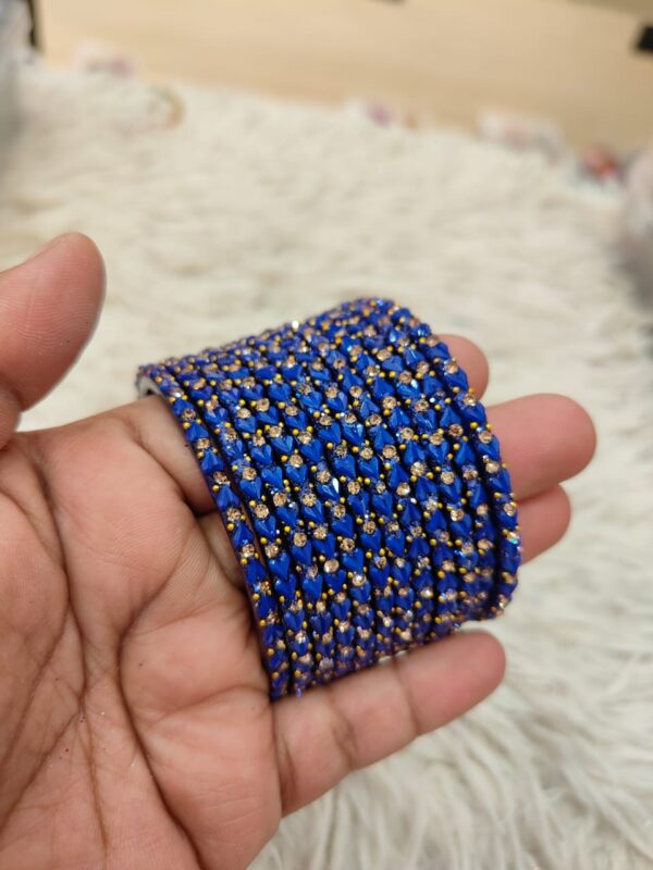 Heart model glass bangles(Navy blue  )