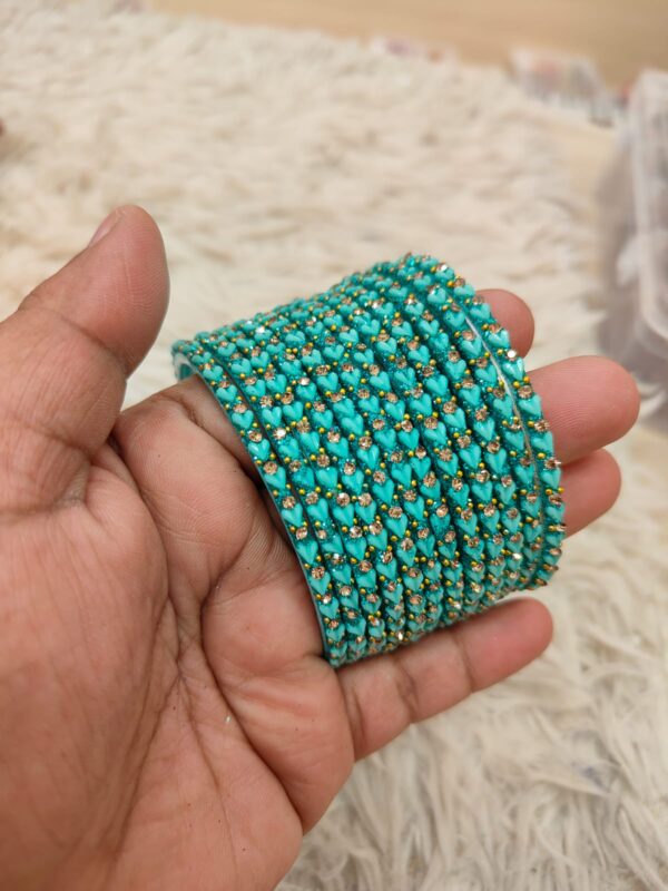 Heart model glass bangles(Sky blue  )