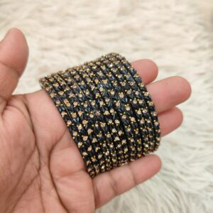 Heart model glass bangles(Black  )