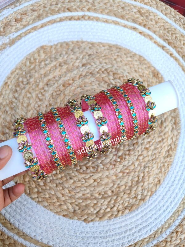 Coin lotus light pink with blue set mixed with glass bangles