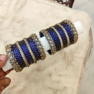 Navy blue & white set mixed with glass bangles