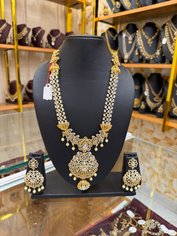 Gorgeous diamond replica haram