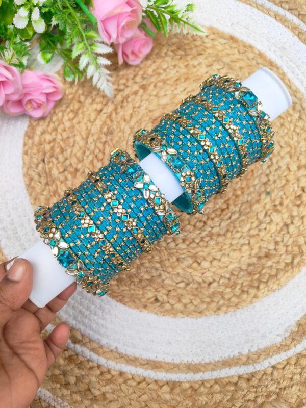Light blue & white set mixed with glass bangles