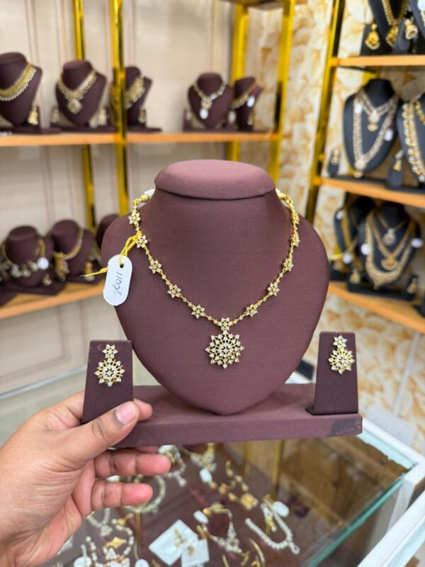 Dimond Replica stone necklace