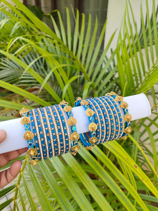 Silk thread mixed with glass bangles