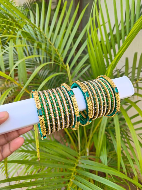 Silk thread mixed with glass bangles