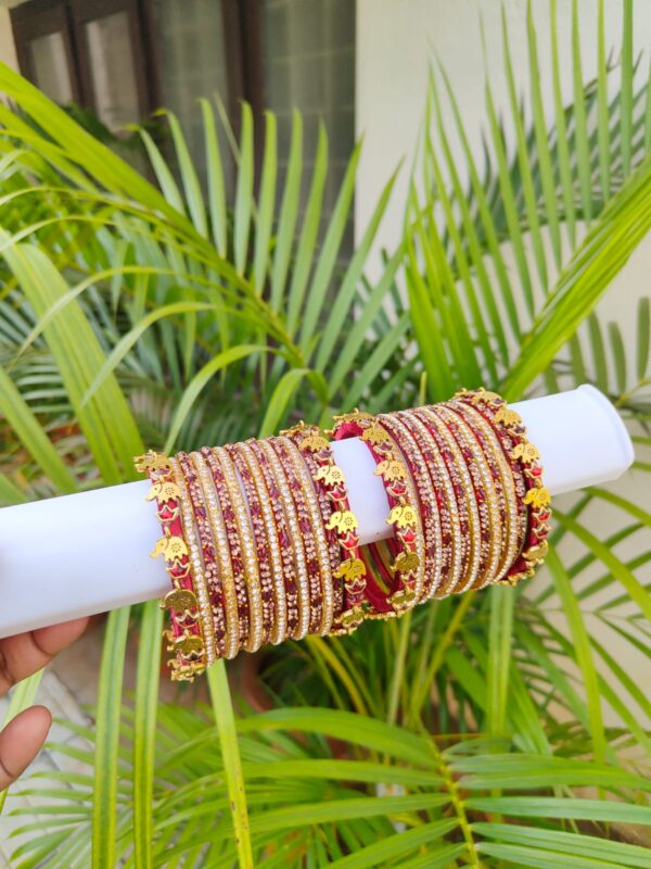 Silk thread mixed with glass bangles