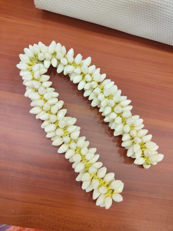 Medium size Jasmine flower  (9mm bud size +/-2mm)