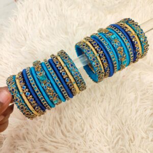 Light and dark blue stone set