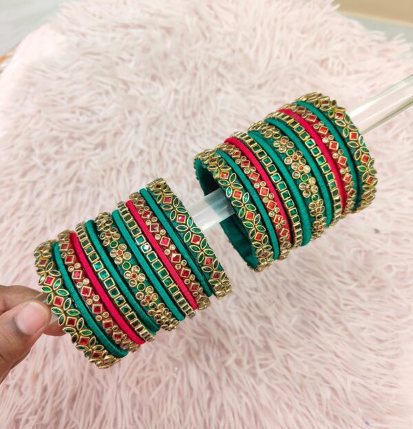 Classic red and green set