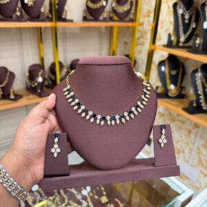 Queen's Grace necklace set