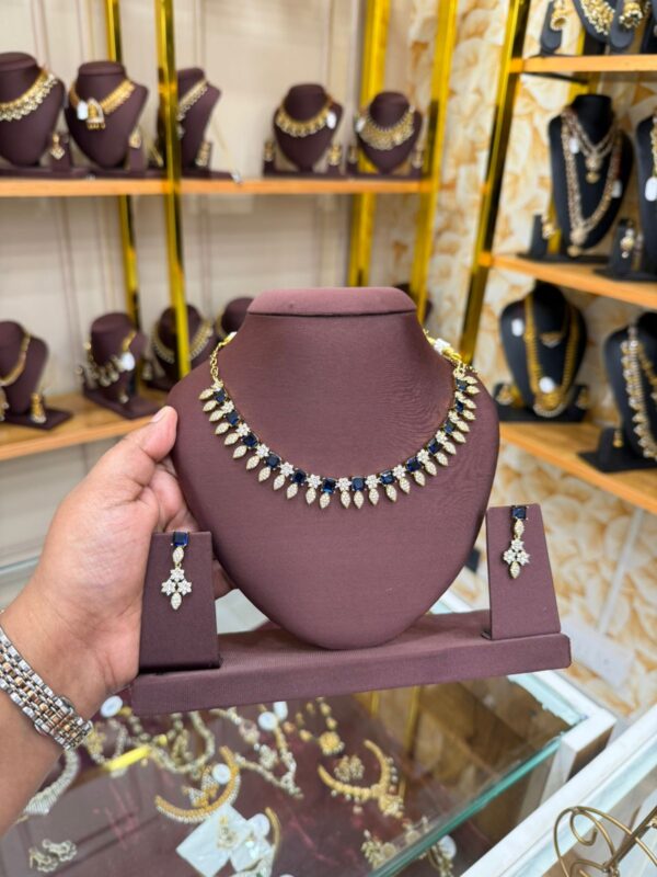 Queen's Grace necklace set