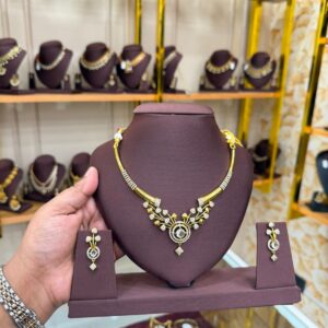 Heirloom Harmony necklace set