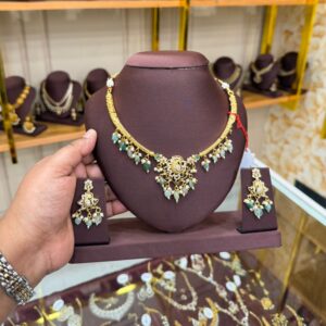 Royal Enigma necklace set