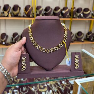 Monarch’s Muse necklace set