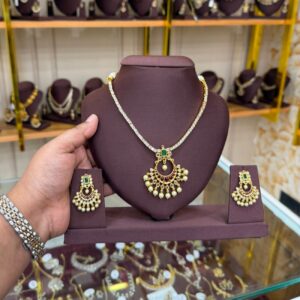 Golden Empress necklace set