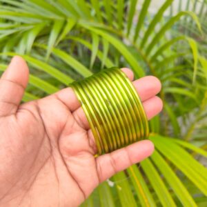 Plain glossy glass bangles (Kuppivala) Light green color