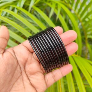 Plain glossy glass bangles (Kuppivala) Black color