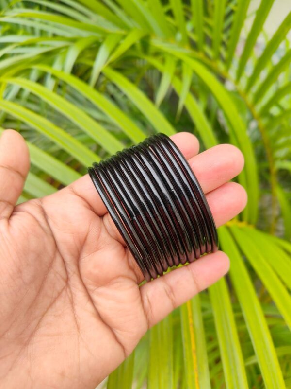 Plain glossy glass bangles (Kuppivala) Black color