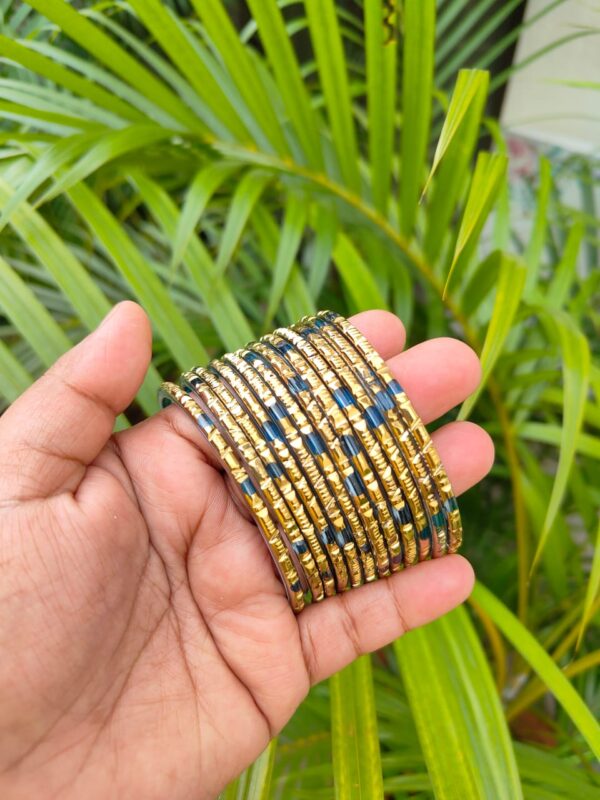 Raindrop glass bangles (Blue color)